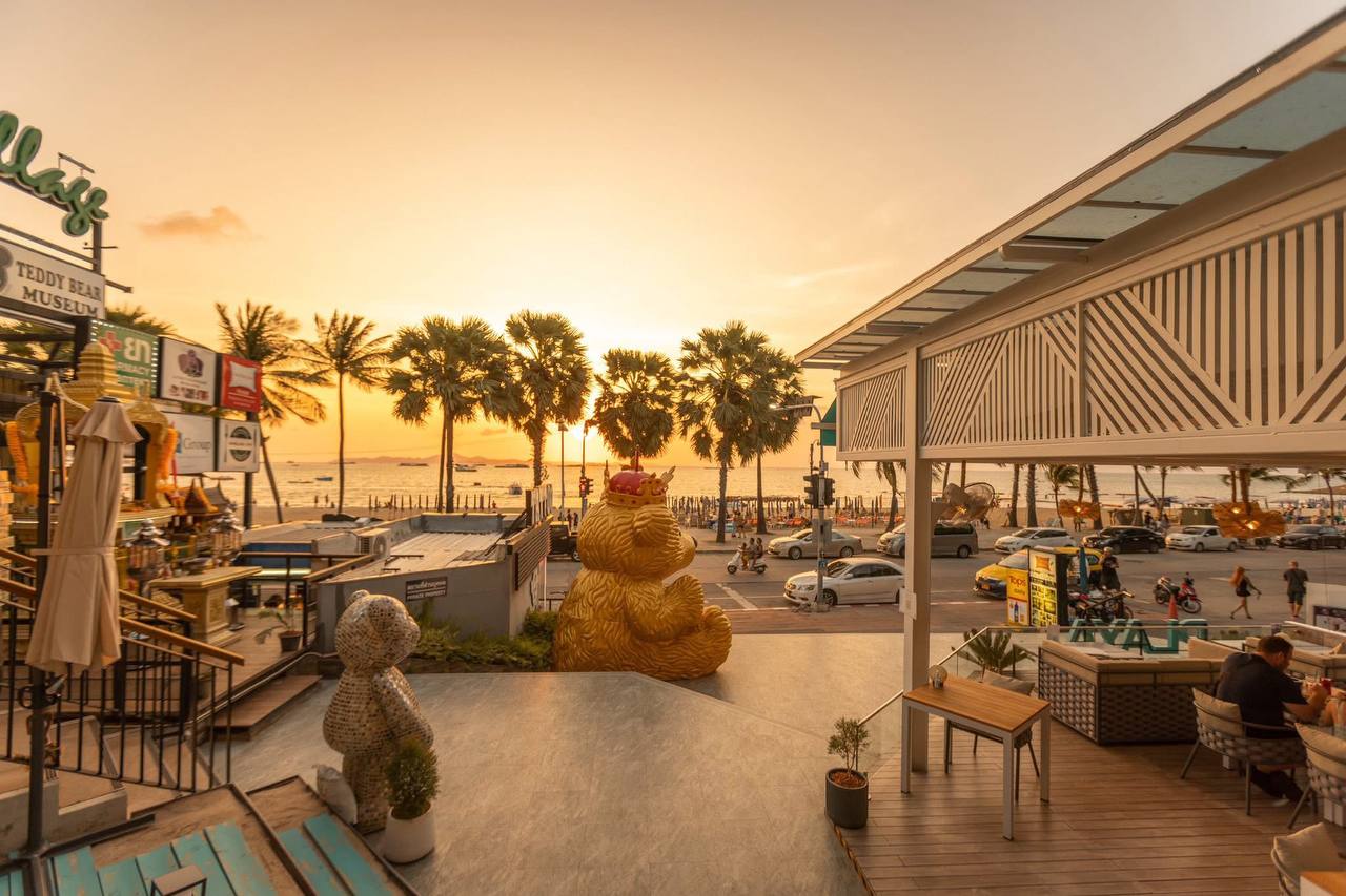 Entrance with golden bear statue